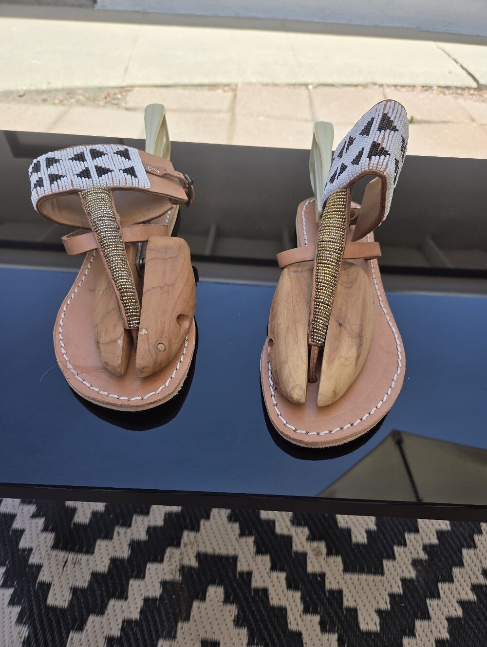 Laidback London Woven Beaded T-Strap Leather Sandals - Tan/White/black Toe 38.